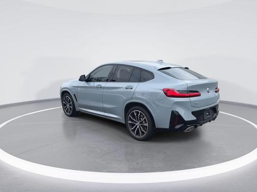 2023 BMW X4 xDrive30i