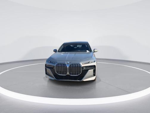 2025 BMW 760 xDrive