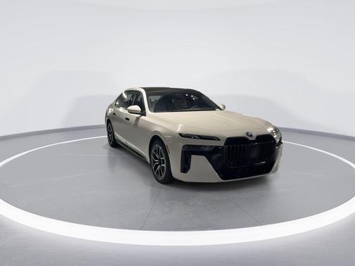 2026 BMW 740 i xDrive