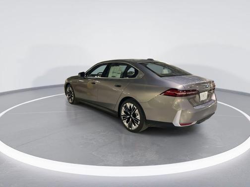 2025 BMW 530 i xDrive