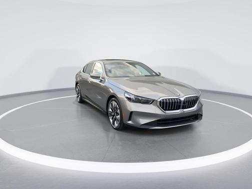 2025 BMW 530 i xDrive