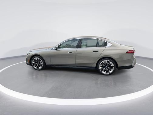 2025 BMW 530 i xDrive