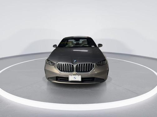 2025 BMW 530 i xDrive