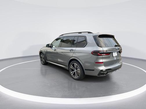 2026 BMW X7 M60i