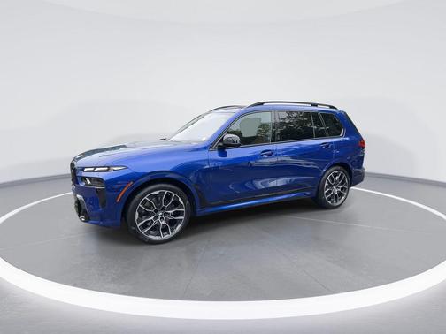 2025 BMW X7 M60i