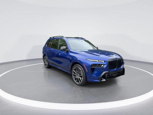 2025 BMW X7 M60i
