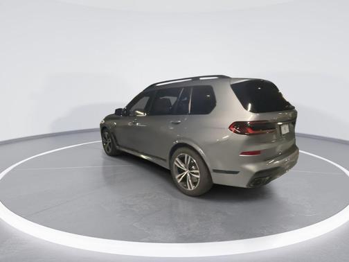 2026 BMW X7 M60i