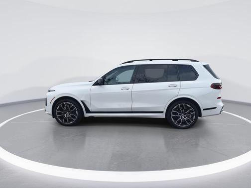 2025 BMW X7 M60i