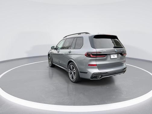 2026 BMW X7 M60i