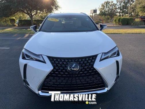 Photo 2 of 41 of 2020 Lexus UX 200 Base