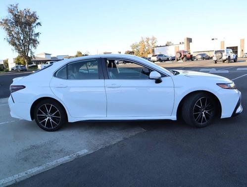 2021 Toyota Camry SE