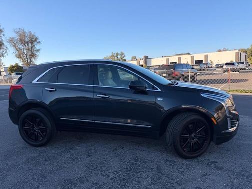 Stellar Black Metallic 2019 Cadillac XT5 Base