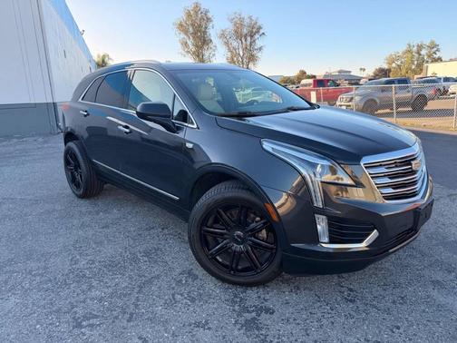 Stellar Black Metallic 2019 Cadillac XT5 Base