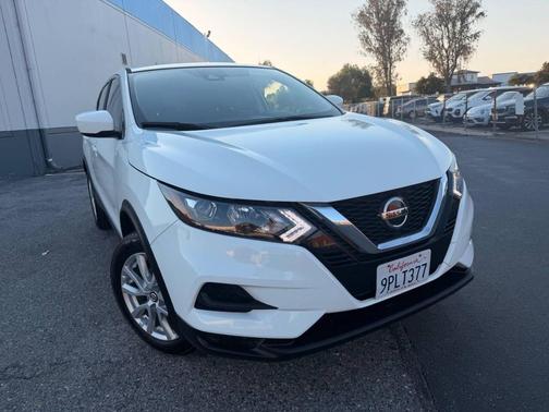 Glacier White 2020 Nissan Rogue Sport S