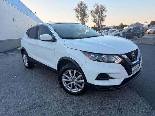 Glacier White 2020 Nissan Rogue Sport S