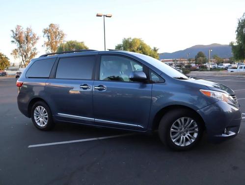 2017 Toyota Sienna XLE Premium