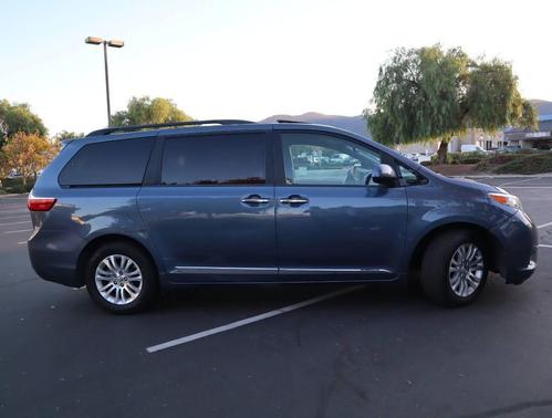 2017 Toyota Sienna XLE Premium