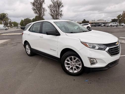 Summit White 2019 Chevrolet Equinox LS