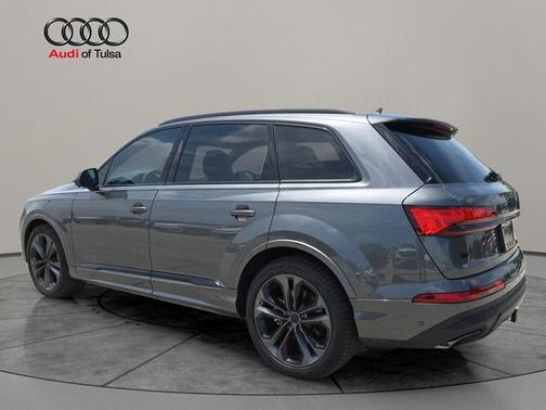 Samurai Gray Metallic 2026 Audi Q7 55 Premium Plus