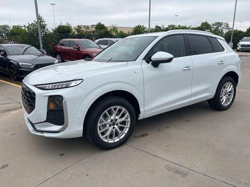 Glacier White Metallic 2026 Audi Q3 S line