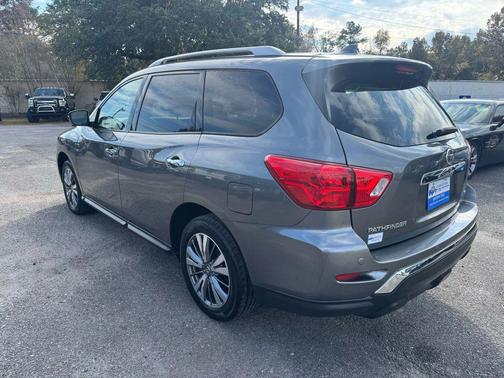 2019 Nissan Pathfinder SL