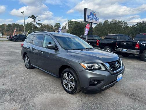 2019 Nissan Pathfinder SL
