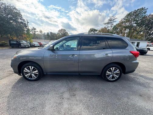 2019 Nissan Pathfinder SL