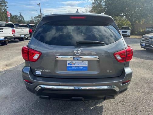 2019 Nissan Pathfinder SL