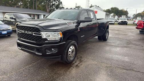 2022 RAM 3500 Big Horn Crew Cab 4x4 8' Box