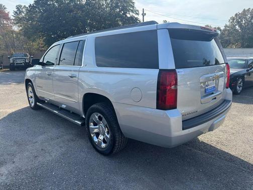 2017 Chevrolet Suburban LT