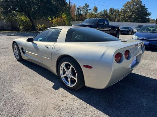 2002 Chevrolet Corvette Base