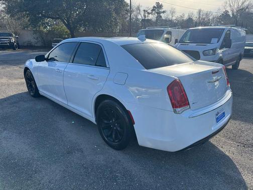 2015 Chrysler 300 Limited