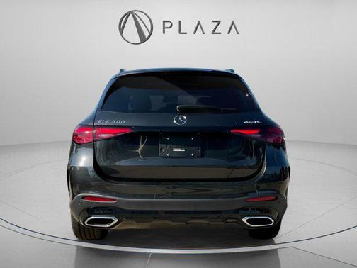 2026 Mercedes-Benz GLC 300 4MATIC