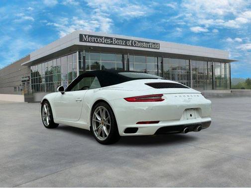 2019 Porsche 911 Carrera