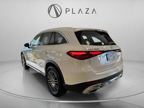 2025 Mercedes-Benz GLC 300 4MATIC