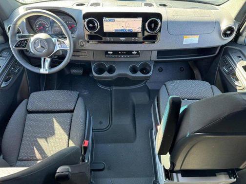 2025 Mercedes-Benz Sprinter 2500 High Roof