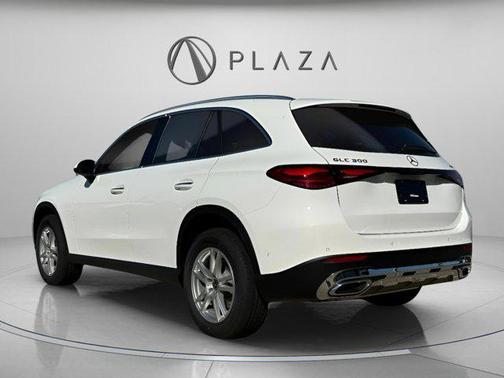 2025 Mercedes-Benz GLC 300 4MATIC
