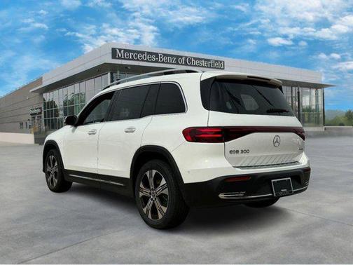 2025 Mercedes-Benz EQB 300 4MATIC