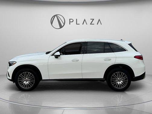 2026 Mercedes-Benz GLC 300 4MATIC