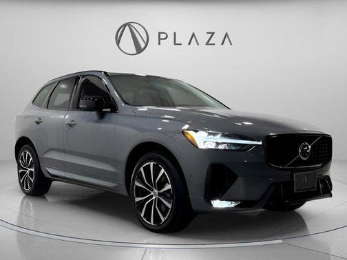2024 Volvo XC60 B5 Plus Dark Theme