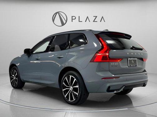 2024 Volvo XC60 B5 Plus Dark Theme