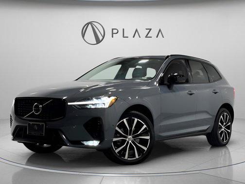 2024 Volvo XC60 B5 Plus Dark Theme
