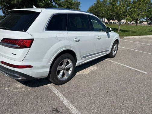2022 Audi Q7 55 Premium