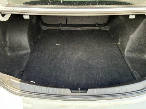 Summit White 2023 Chevrolet Malibu FWD 1LT