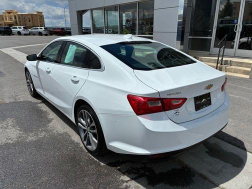 Summit White 2023 Chevrolet Malibu FWD 1LT