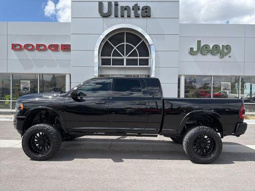 Diamond Black Crystal Pearlcoat 2022 RAM 2500 Limited Mega Cab 4x4 6'4' Box