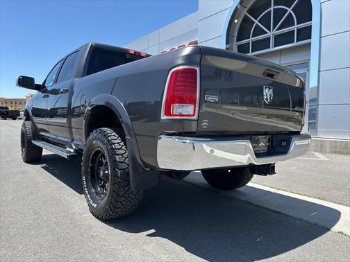 2018 RAM 3500 Laramie Crew Cab 4x4 6'4' Box