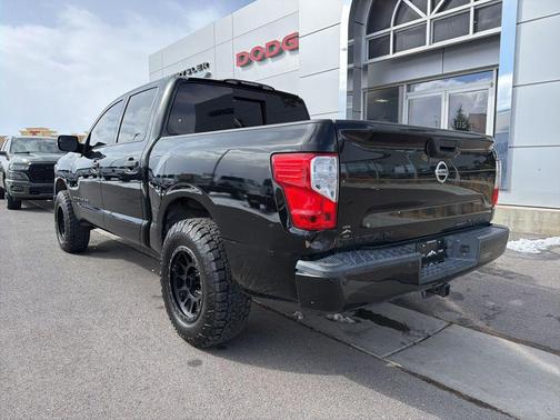 2018 Nissan Titan SV