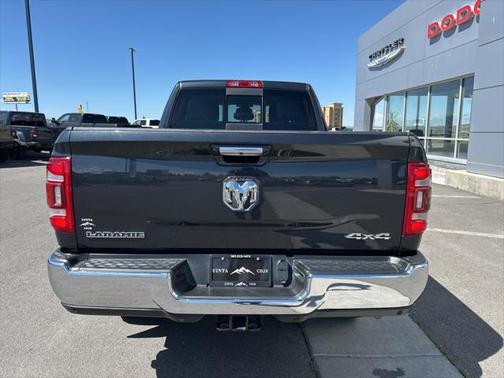 2021 RAM 3500 Laramie Crew Cab 4x4 6'4' Box