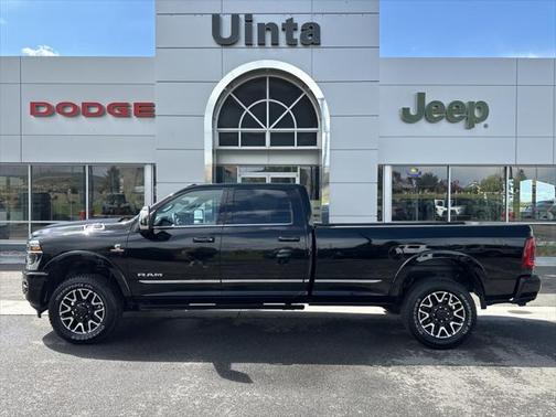 2025 RAM 3500 Limited Crew Cab 4x4 8' Box